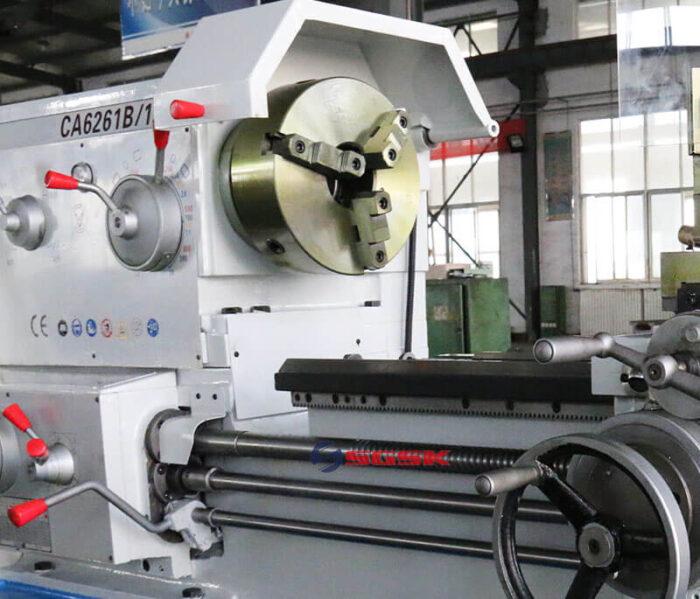 Токарный станок с зазорной станиной CA6250