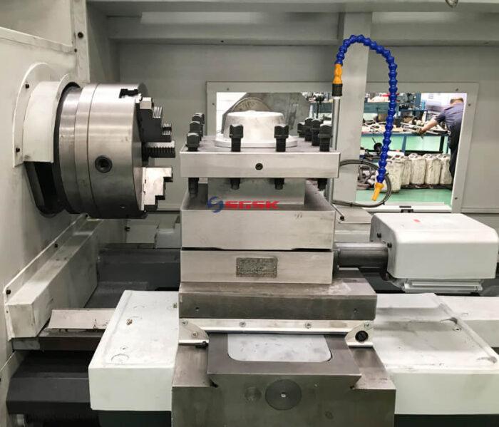 Тяжелый токарный станок с ЧПУ CK6180E