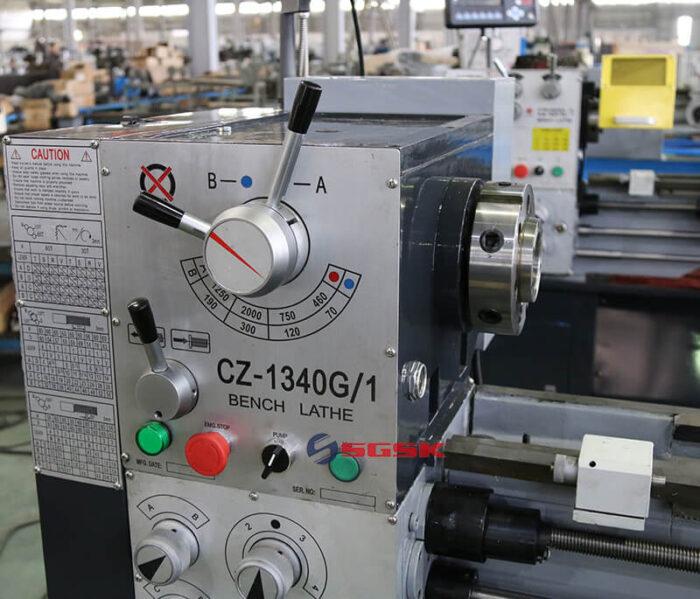 Настольный токарный станок CZ1440G/1