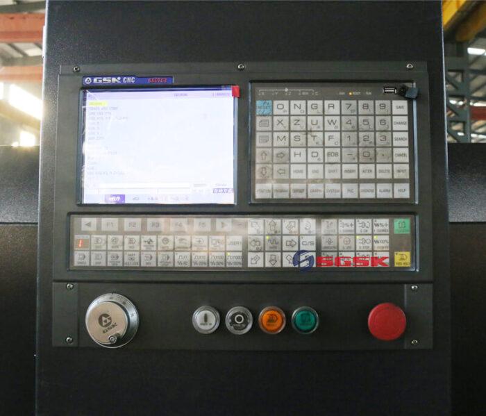 Токарный станок с ЧПУ CAK6161