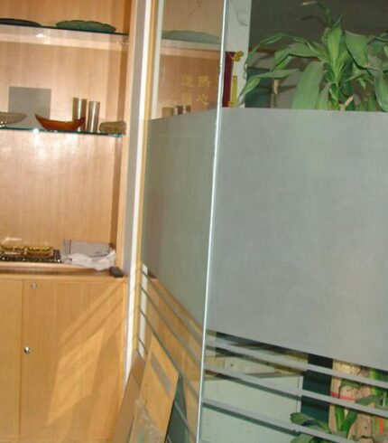 Вертикальная машина для пескоструйной обработки стекла HPS2000P-2