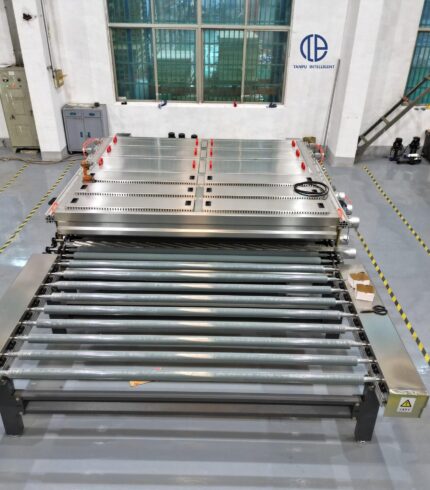 Горизонтальная машина для мойки строительного стекла